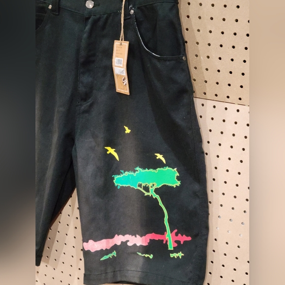 Men's Wide Short - Picture 2 of 8